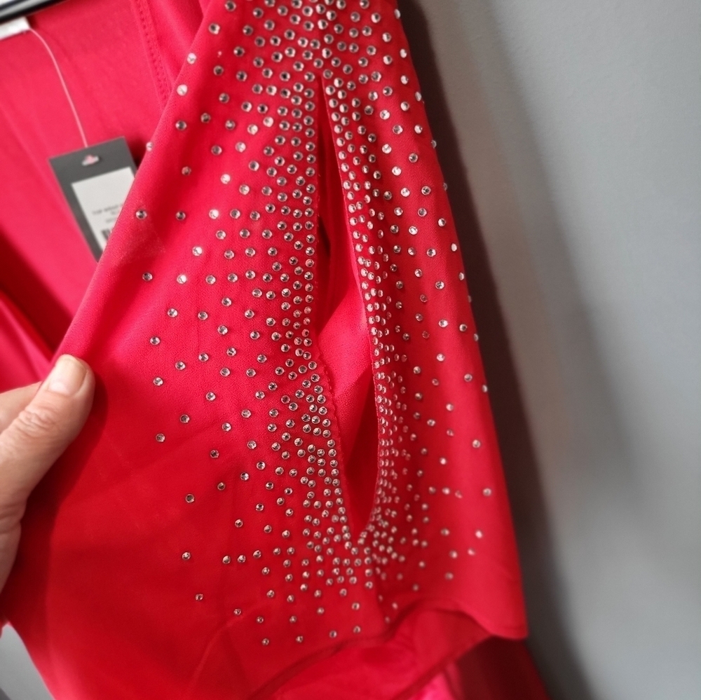 NWT Avenue Red sequined sleeve blouse - Picture 3 of 5